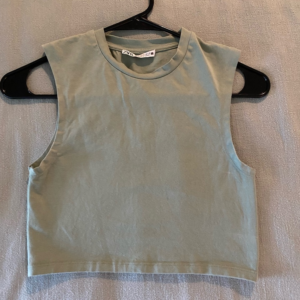Zara crop top in green, size small